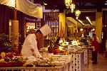 Koch am Buffet