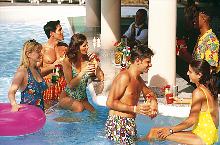 Swim-up Bar