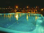 Pool bei Nacht
