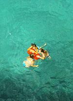 Kinder im Wasser