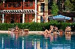 Sprung in den Pool