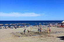 Baggern und Pritschen beim Beachvolleyball