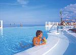 Drink am Pool