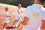 Kinder beim Tennis