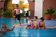 Kids am Pool