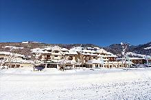 Club Amade von vorne