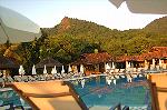 Pool mit Bergblick