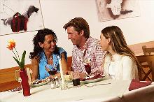 Familie beim Essen