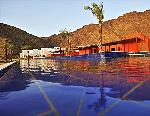 Pool und Geb�ude