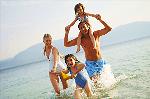 Familie im Meer