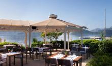 Restaurant mit Blick aufs Meer