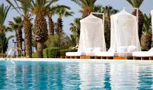 Daybeds am Pool