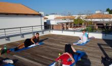 Gymnastik auf der Terrasse