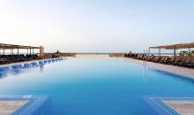 Infinity Pool mit Meerblick