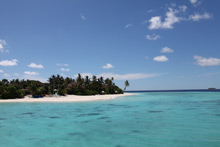 Blick vom Meer auf den Strand