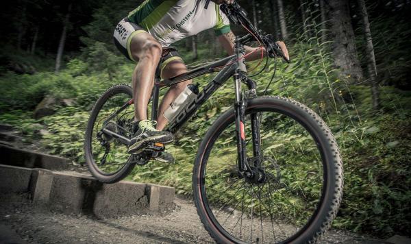 Nahaufnahme eines Radfahrers