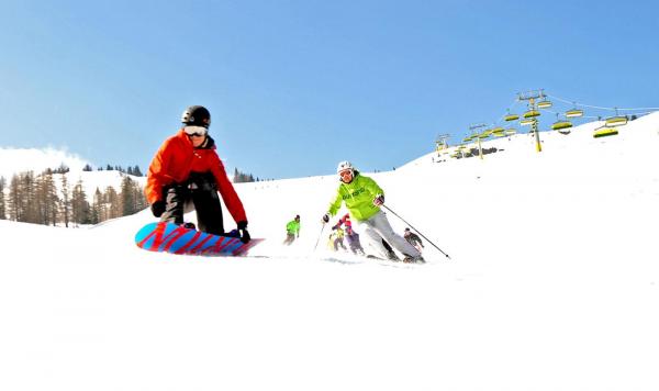 Wintersportler auf der Piste