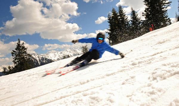 Skifahrer auf der Piste