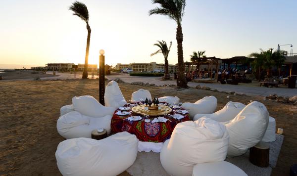 Romantisches Essen am Strand