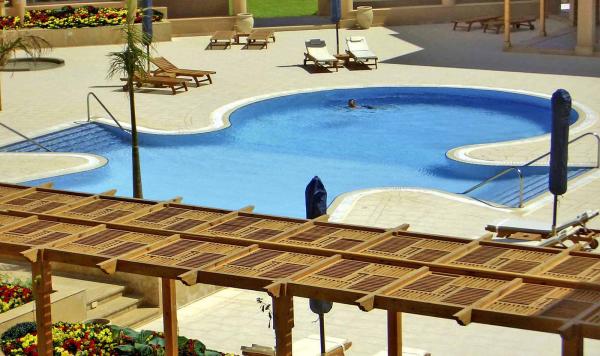 Blick über den Pool