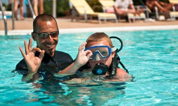 Schnuppertauchen im Pool