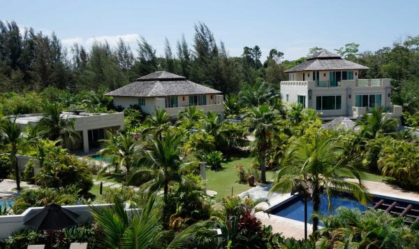 Blick auf die grüne Anlage