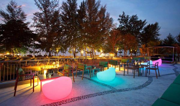 Beleuchteter Restaurantbereich