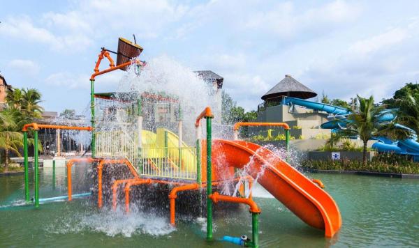 Wasserrutschen im Kinderpool
