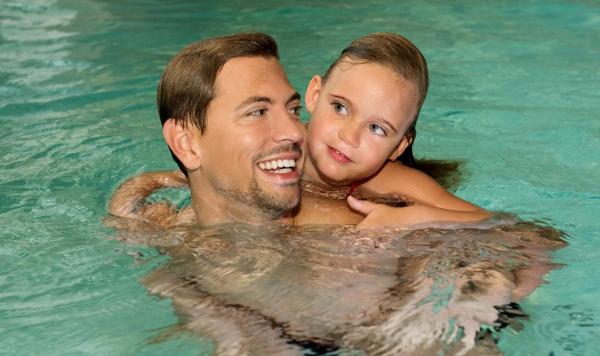 Spaß im Hallenbad