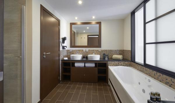 Badezimmer Juniorsuite Typ 1