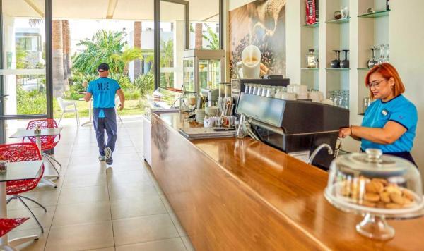 Coffee Shop