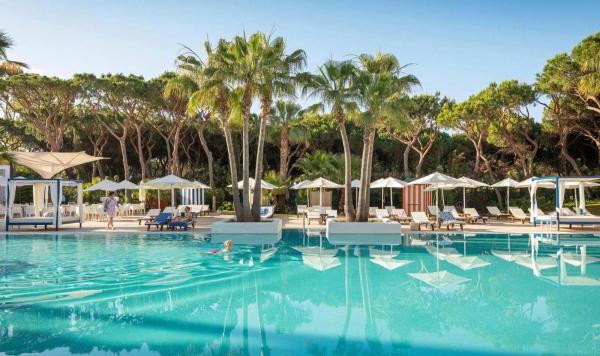 Großer Outdoor Pool