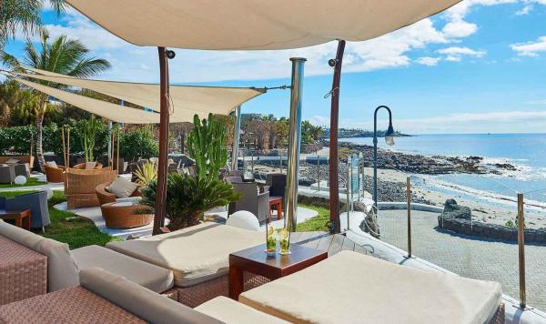 Liegen mit Meerblick