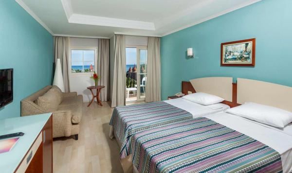 Double Romm Poolseite