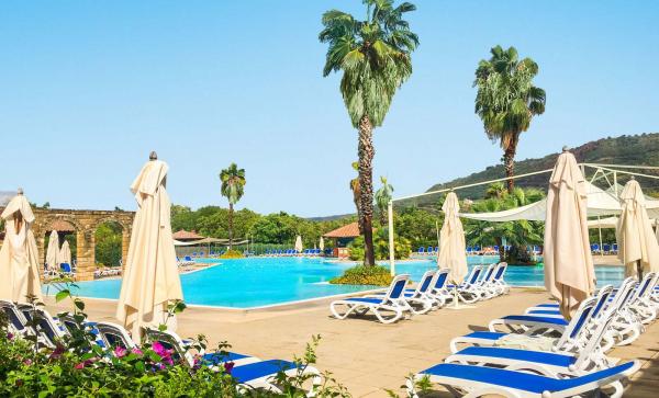 Liegen mit Pool Magiclife Calabria
