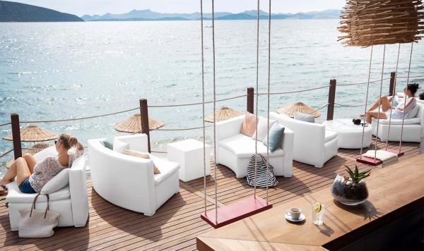 Sitzgelegenheiten mit Meerblick