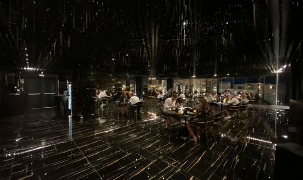 Essen im Spezialitätenrestaurant