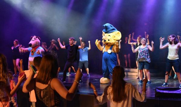 Abendshow mit Maskottchen