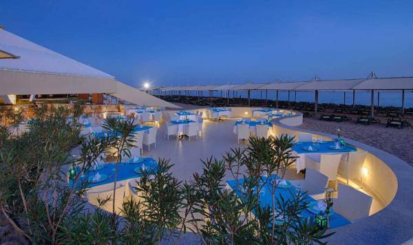 Restaurant mit Meerblick