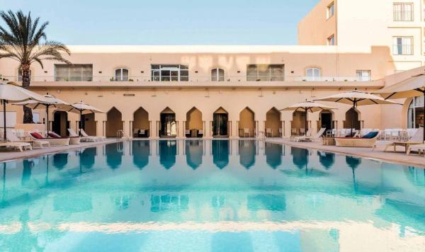 Großer Outdoor Pool