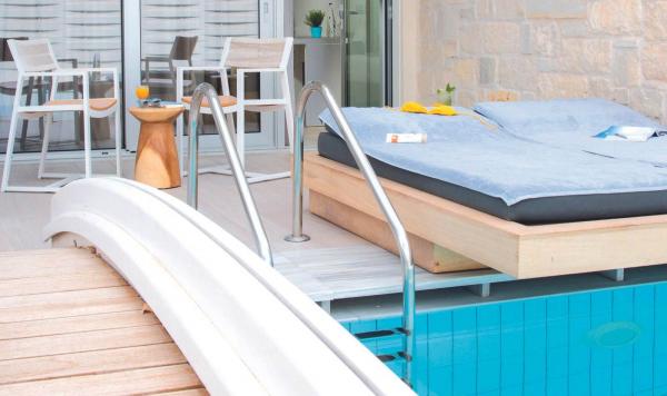 Wohnbeispiel Doppelzimmer Swim Up Sharing Pool