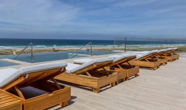 Liegen mit Meerblick