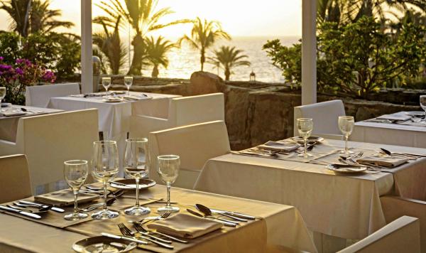 Essen beim Sonnenuntergang