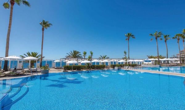 Großer Outdoor Pool