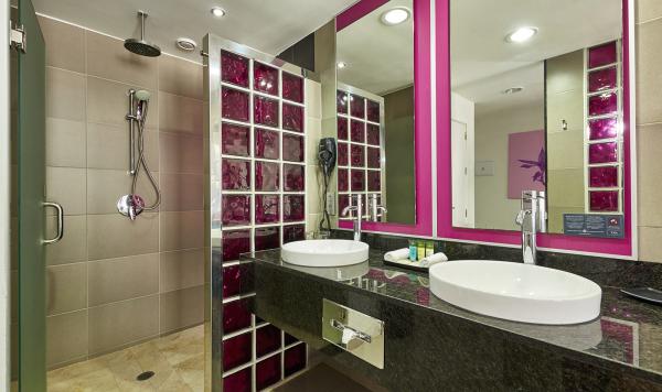 Bad in der Juniorsuite