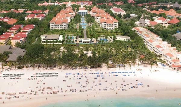 Luftaufnahme vom RIU Palace Mexico