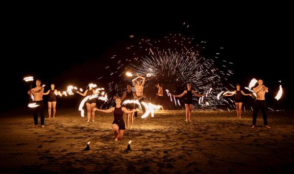 Feuershow am Strand