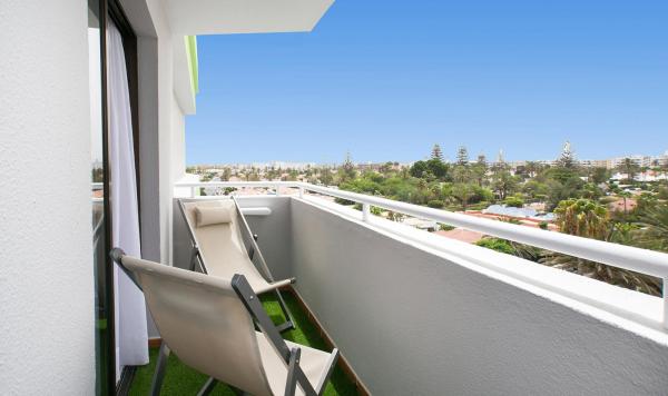 Balkon mit Blick auf die Anlage