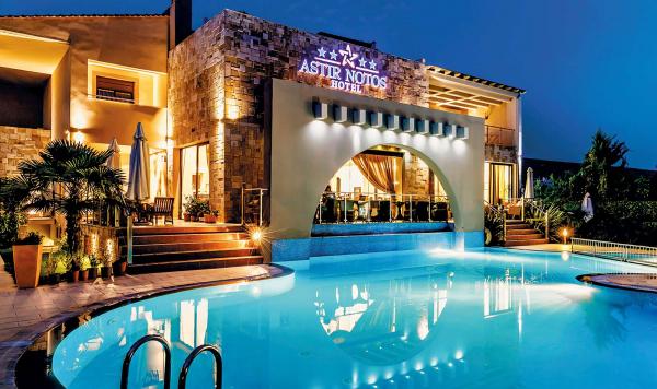 Astir Notos Hotel abends