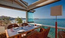 Restaurant mit Blick auf das Meer